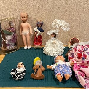 Assorted Vintage Dolls Set